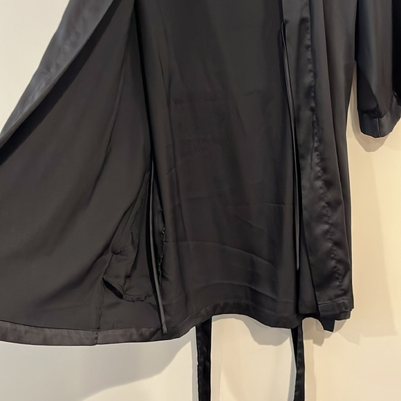 VICTORIA’S SECRET Short Black Silky Sexy Satin Wrap Robe Waist Tie V-Neck - Picture 6 of 8